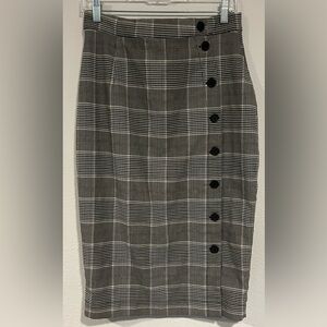 DownEast Classic Gray Plaid Skirt with Button Detail Size Medium (30 x 29)